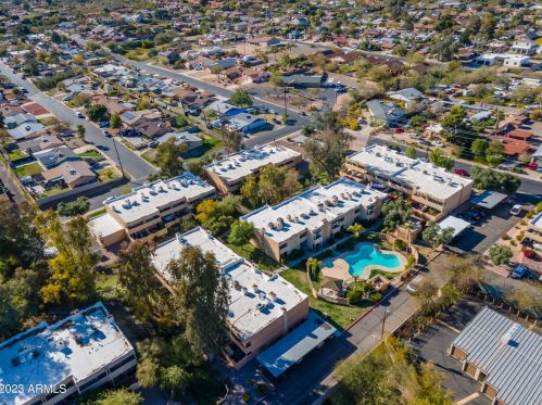 1425 Desert Cove Ave, Phoenix AZ 85020-1459 exterior