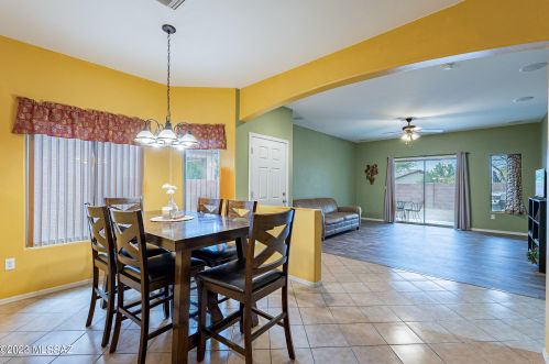 7675 Majestic Palm Ln, Tucson AZ 85756-6112 exterior