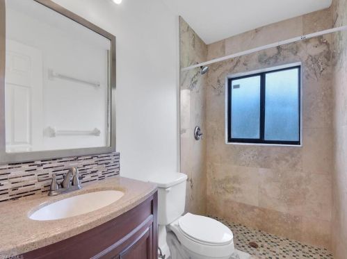 2370 8 Ave, Naples FL 34120-4917 exterior