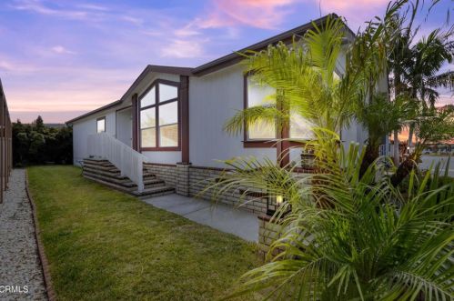 124 Rainbow Dr, Oxnard, CA 93033-6922