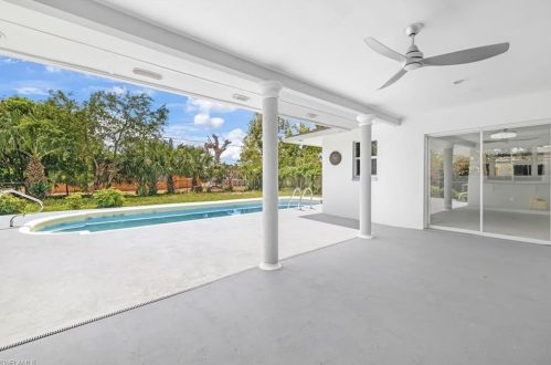 4348 19 Pl, Naples FL 34116-6404 exterior