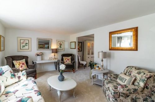 1288 Manor Dr, Pittsburgh, PA 15241-2865