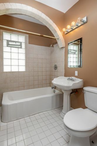 1113 Madison St, Milwaukee WI 53204-2218 exterior