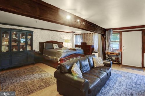 886 Vaughn Rd, Pottstown PA exterior