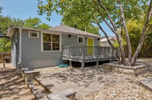 1901 David St, Austin TX 78705-4666 exterior