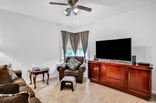 170 Madison Ave, Valhalla NY 10595-1827 exterior