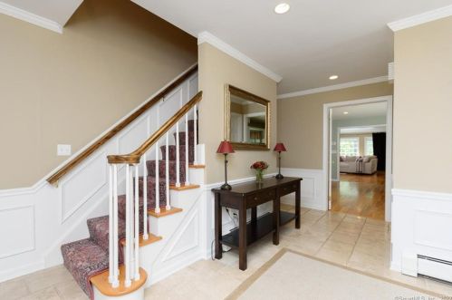 15 Deforest Rd, Wilton CT 06897-1908 exterior