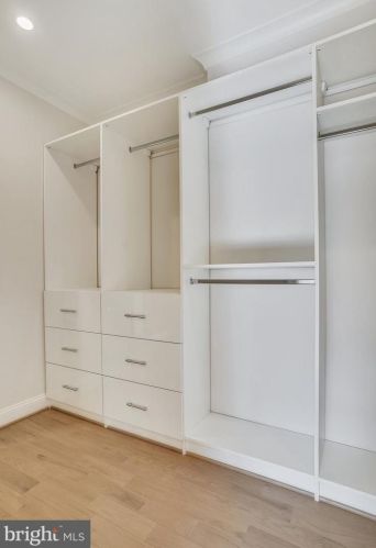 6811 Dillon Ave, Mc Lean VA 22101-4401 exterior