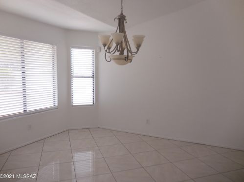 1561 Grimaldi Pl, Tucson, AZ 85737-3437