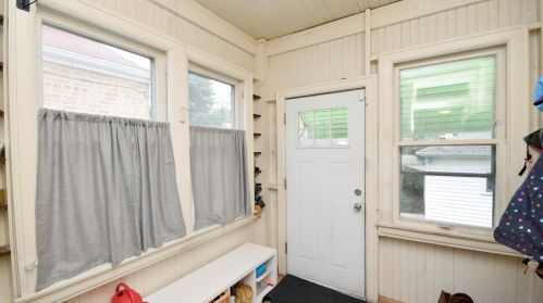 5515 Byron St, Chicago IL 60641-2518 exterior