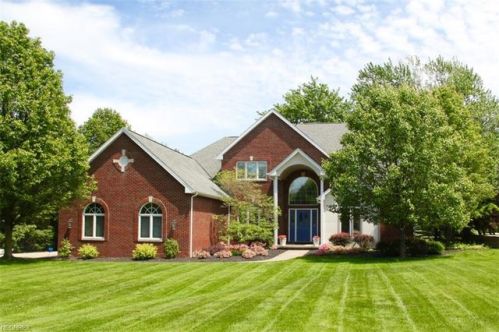 2564 Crane Crk Pkwy, Cleveland OH  44141-2843 exterior