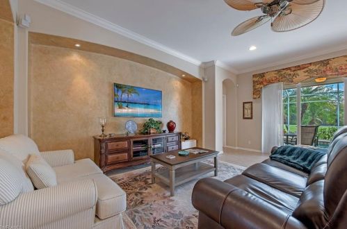 5616 Lago Villaggio Way, Naples FL 34104-5739 exterior