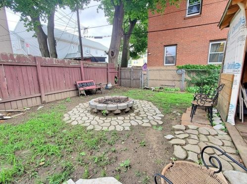 7 Dorrance St, Worcester MA 01610-2306 exterior