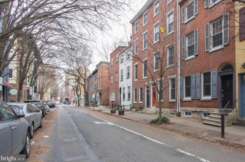 421 13 St, Philadelphia PA 19147-1142 exterior