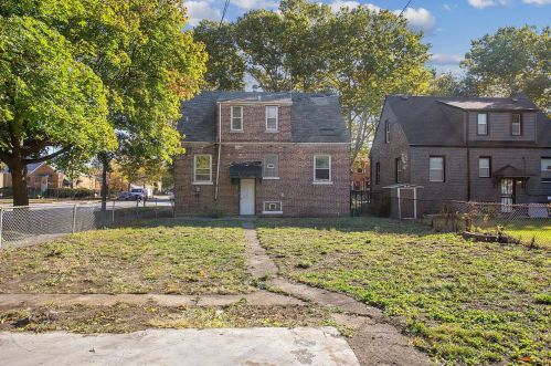 10100 Bensley Ave, Chicago IL 60617-6129 exterior