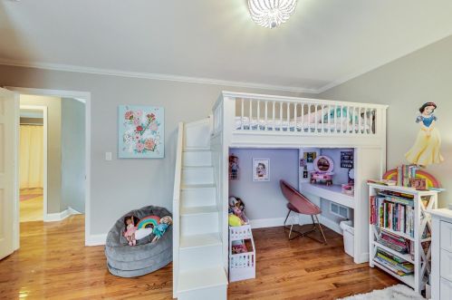 6098 Caldwell Ave, Chicago IL 60646-4111 exterior