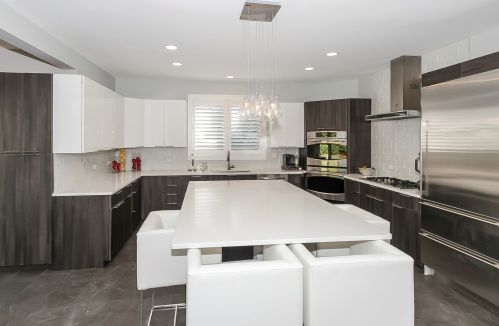 6508 Oakwood Mnr Dr, Bull Valley IL 60012-1196 exterior