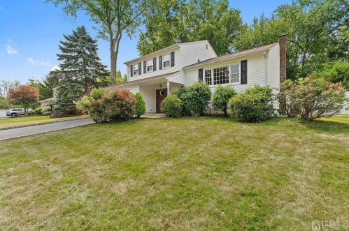 201 Shirley Ave, Edison, NJ 08820-1324