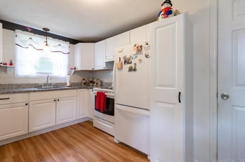 26 Allen St, Enfield CT 06082-4715 exterior