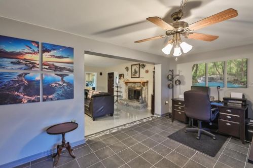 407 Bon Aire Ave, Tampa FL 33617-6322 exterior