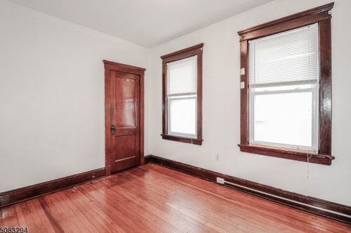 239 Hamilton St, New Brunswick NJ 08901-2205 exterior