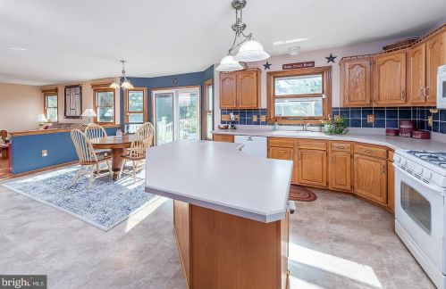 432 Labrador Trl, Harrison Township NJ 08062-3220 exterior