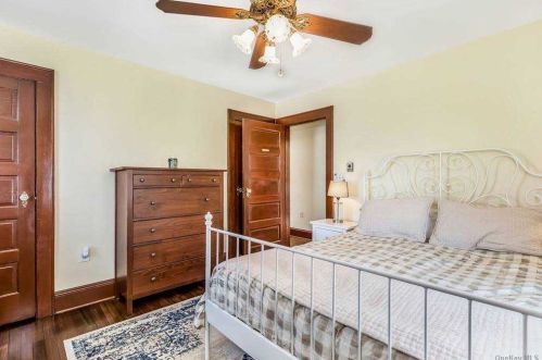 33 Ketewamoke Ave, Babylon NY 11702-1906 exterior