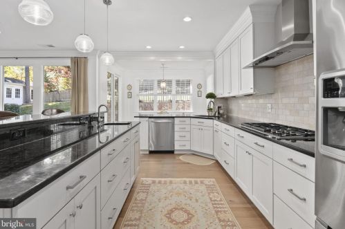 3877 30 St, Arlington VA 22207-5303 exterior