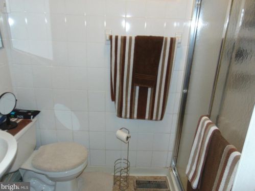 46 21 St, Camden NJ 08105-3707 exterior