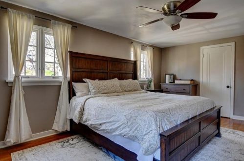 250 Cascade Rd, Pittsburgh PA 15221-4464 exterior