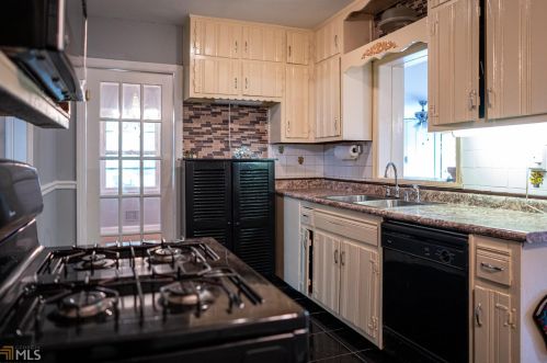 1638 Flintwood Dr, Atlanta GA 30316-4128 exterior