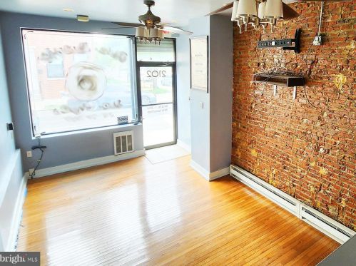 2102 8th St, Philadelphia, PA 19148-3128