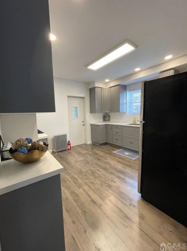 21 Douglas St, Perth Amboy NJ 08863-2205 exterior