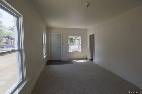 1768 Elwood St, Meskegon MI 49442-5827 exterior