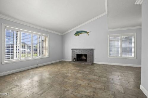 1950 Sutter Pl, Oxnard CA  93033-5633 exterior