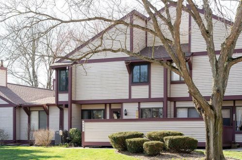 4867 Foxfire Trl, Kalamazoo, MI 49024-8142