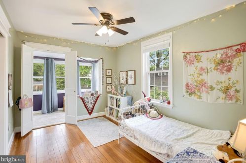 2602 Commonwealth Ave, Alexandria VA 22305-2526 exterior