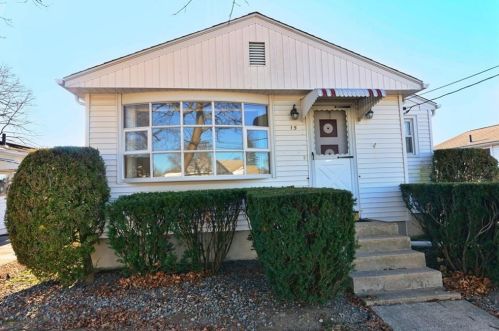 15 Coes St, Providence, RI 02904-4110