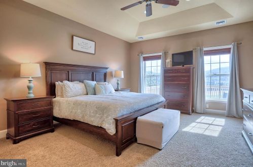 1110 Cord Dr, Hummelstown PA 17036-6815 exterior