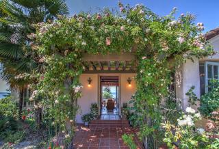 2805 43rd Ave, Seattle, WA 98199-2423