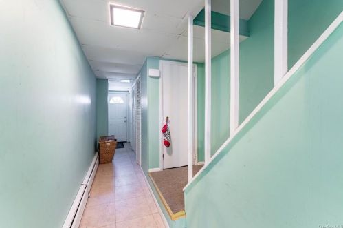 3917 De Reimer Ave, Bronx NY 10466-2128 exterior