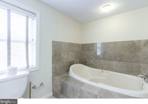 517 Juniper St, Philadelphia PA 19147-1036 exterior