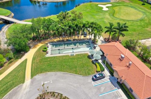 6813 Sterling Greens Dr, Naples FL 34104-5727 exterior