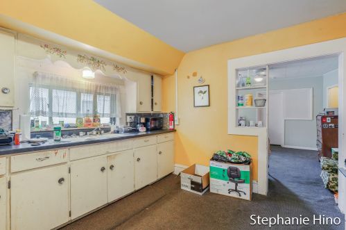 832 Wealthy St, Grand Rapids MI 49504-0062 exterior