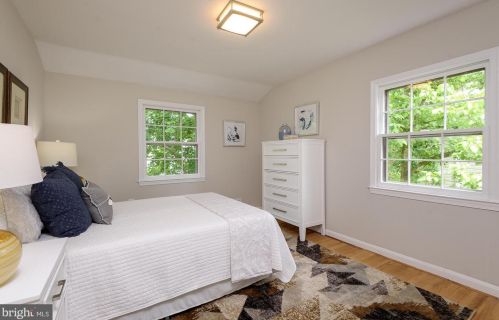 1209 Forestwood Dr, Mc Lean VA  22101-2603 exterior