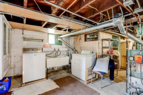 210 64, Milwaukee WI 53213-4013 exterior