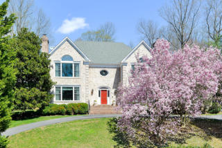 8010 Greenwich Woods Dr, Mc Lean, VA 22102-1332