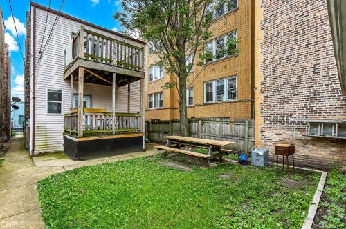 3104 Walton St, Chicago IL 60651-3331 exterior