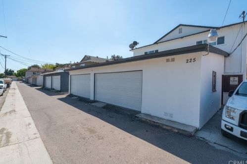 225 Knepp Ave, Fullerton CA 92832-2362 exterior