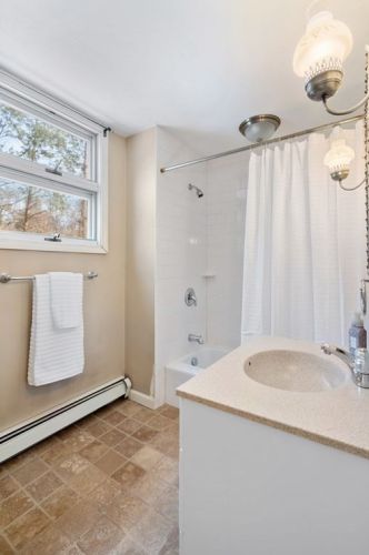 133 Malvern Rd, Worcester MA 01610-2258 exterior